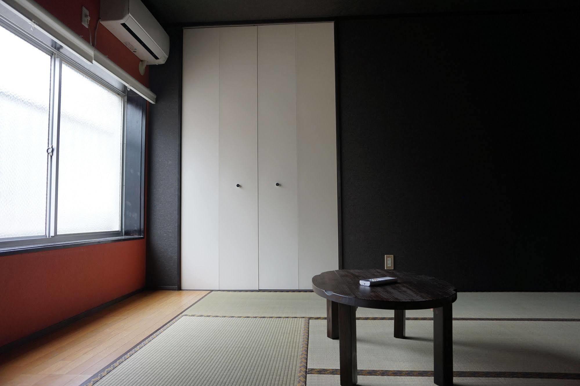 Uni Hostel Osaka Exterior foto